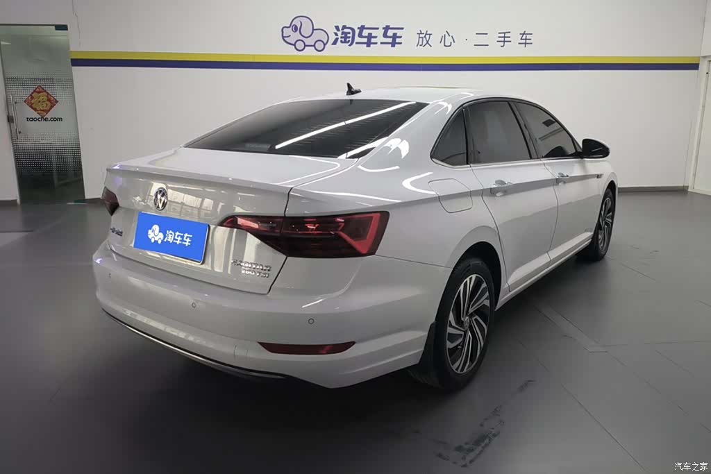 Volkswagen Sagitar, 2022 3