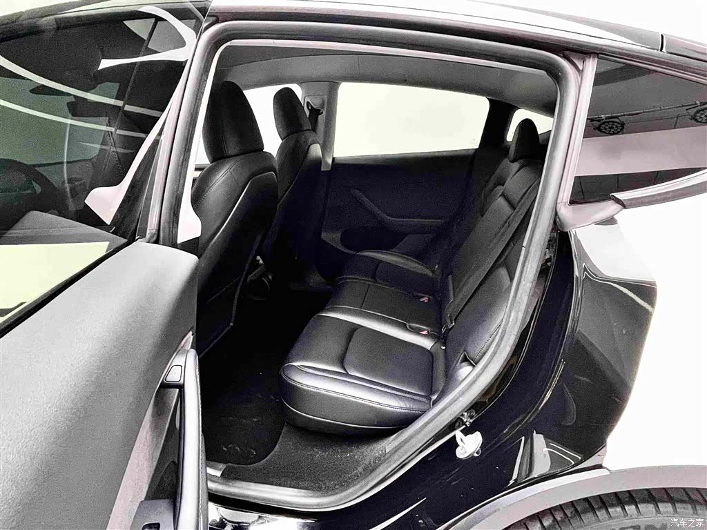 Tesla Model Y, 2023 10