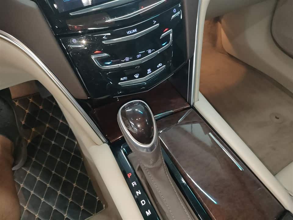 Cadillac XTS