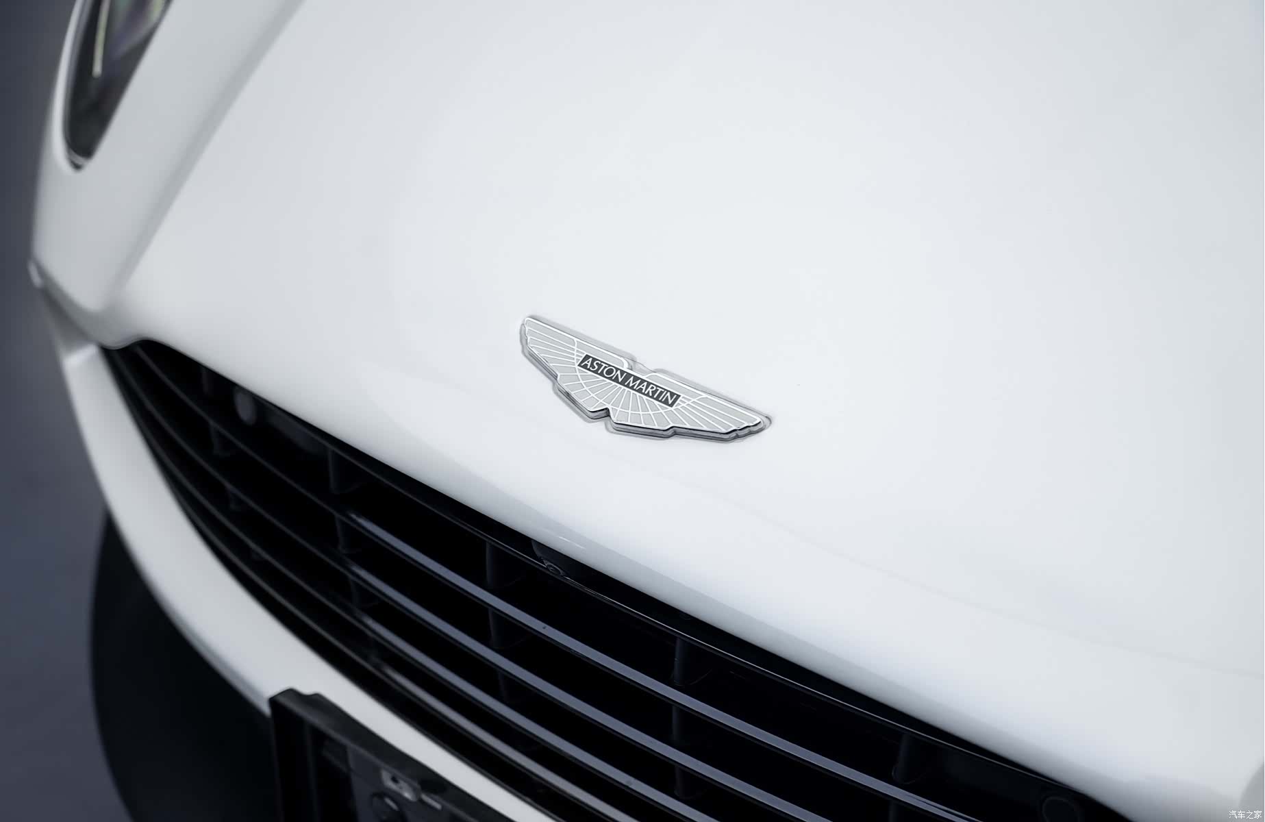 Aston Martin DB11, 2019 6