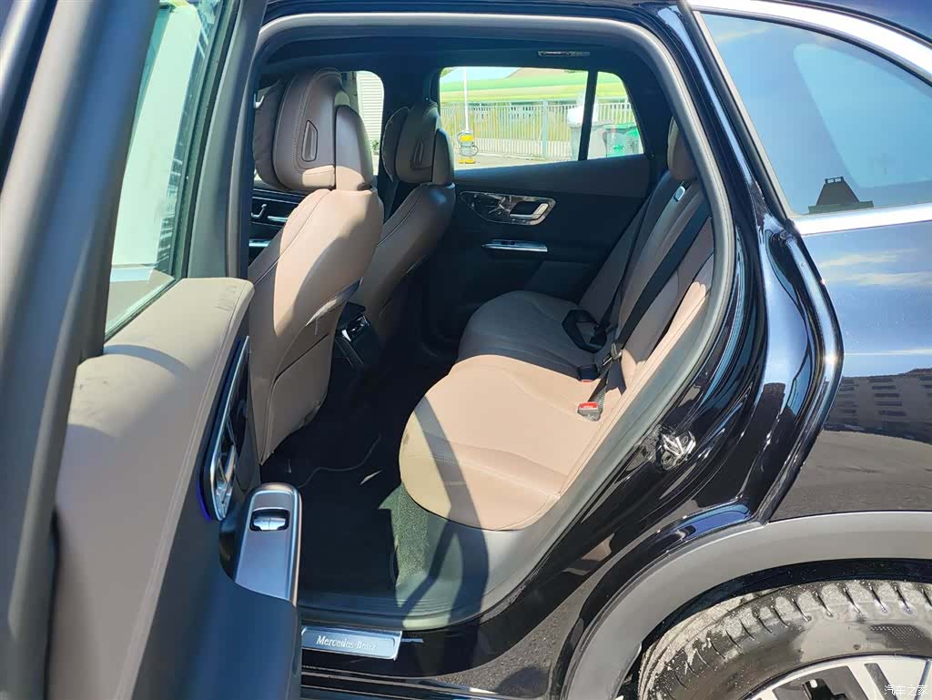 Mercedes-Benz EQE, 2025 8