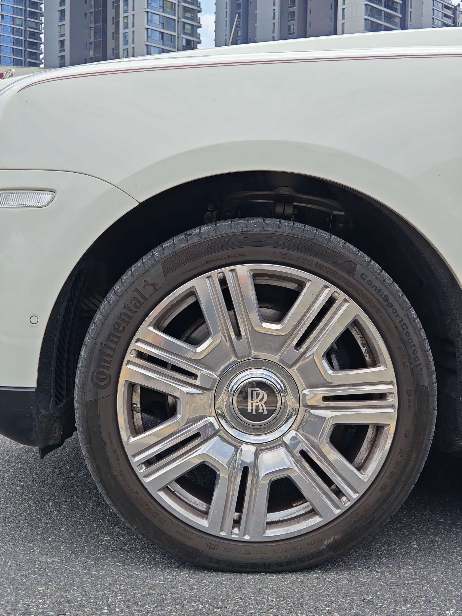 Rolls-Royce Cullinan, 2022 все фото