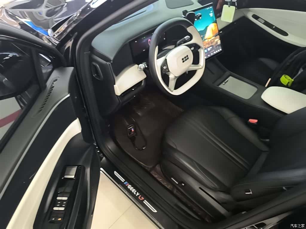 Geely Galaxy L7, 2024 16
