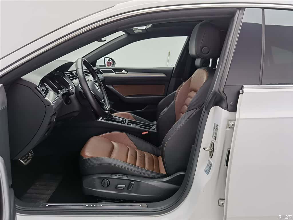 Volkswagen CC, 2019 10