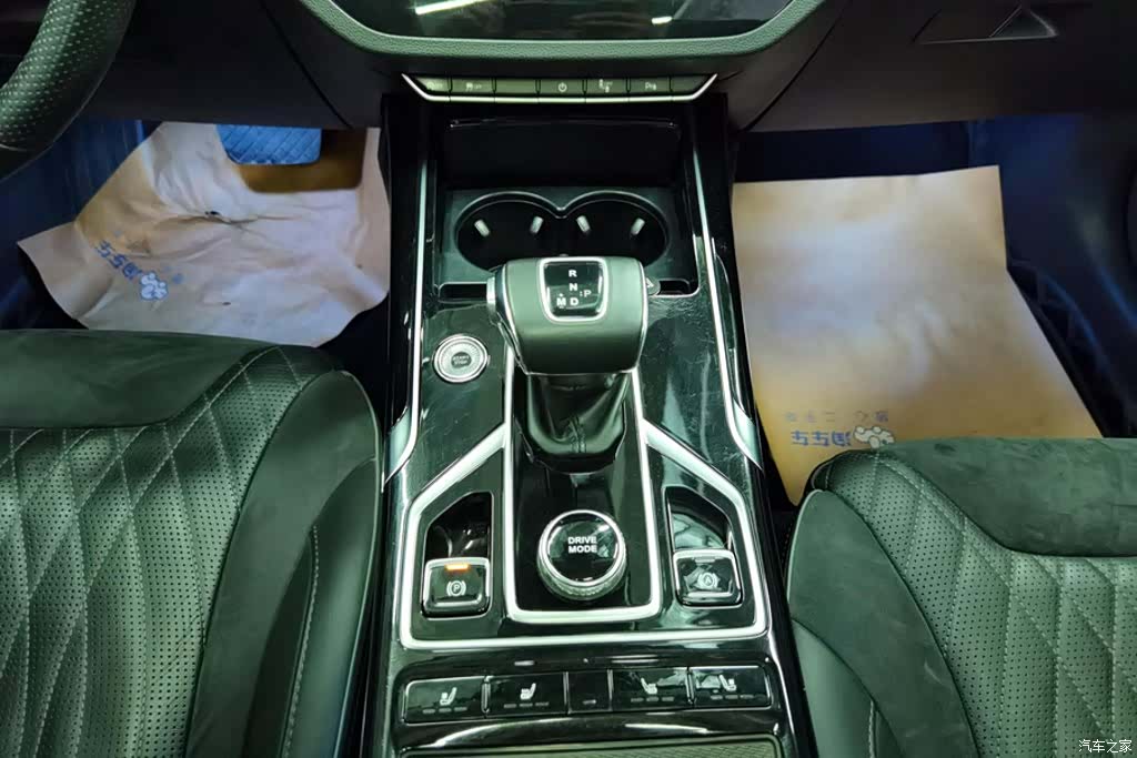 Hongqi HS5, 2022 16