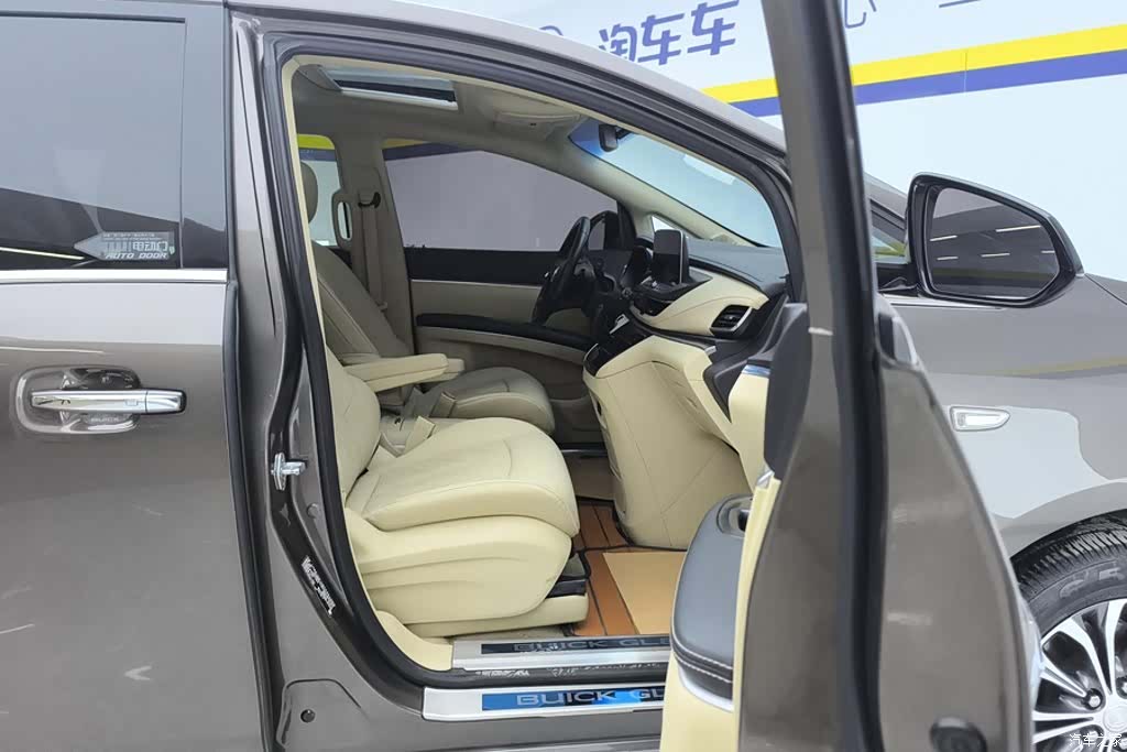 Buick GL8, 2023 8