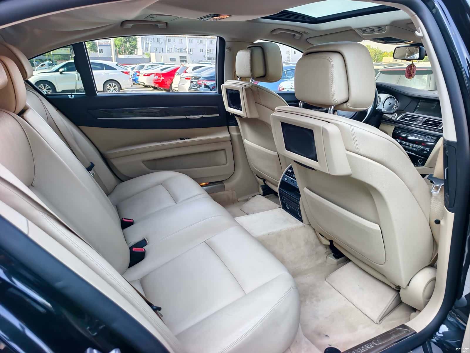 BMW 7 Series, 2011 13