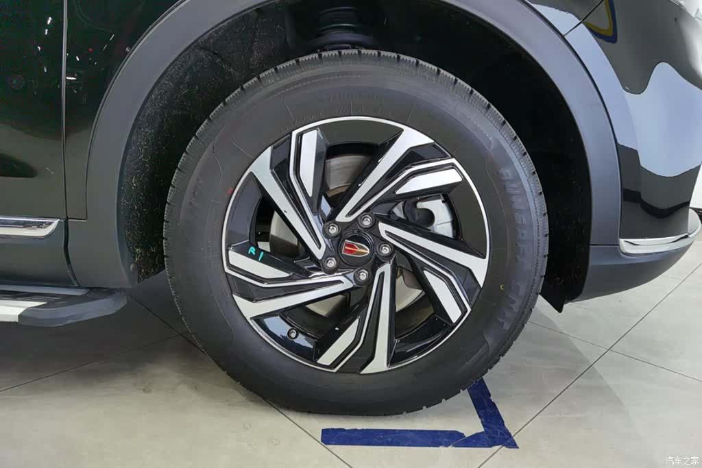 Hongqi HS5, 2022 6