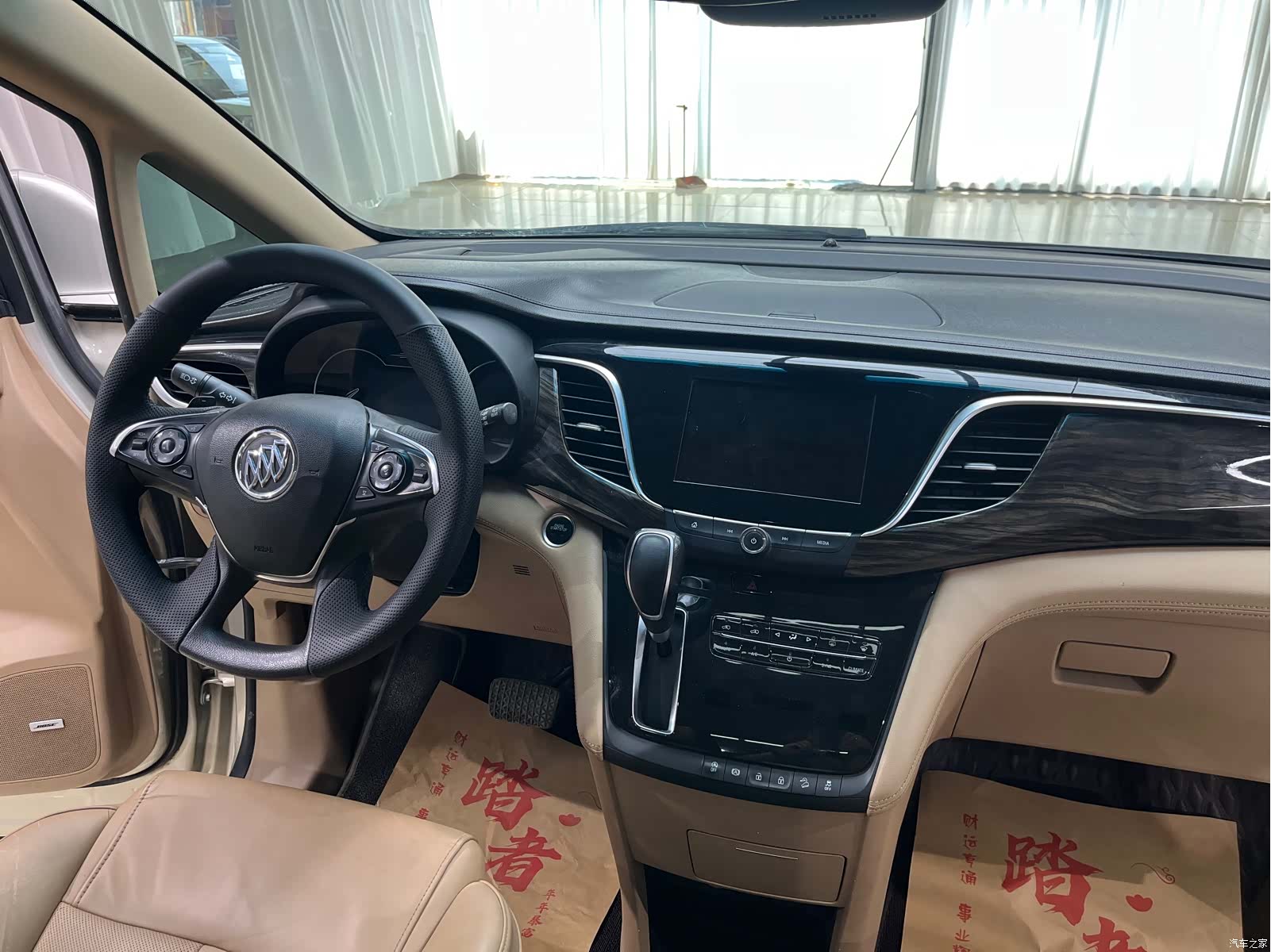 Buick GL8, 2017 14