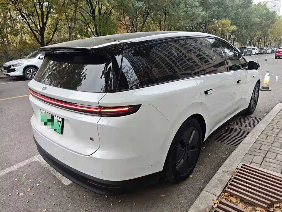 Li Auto Ideal i8