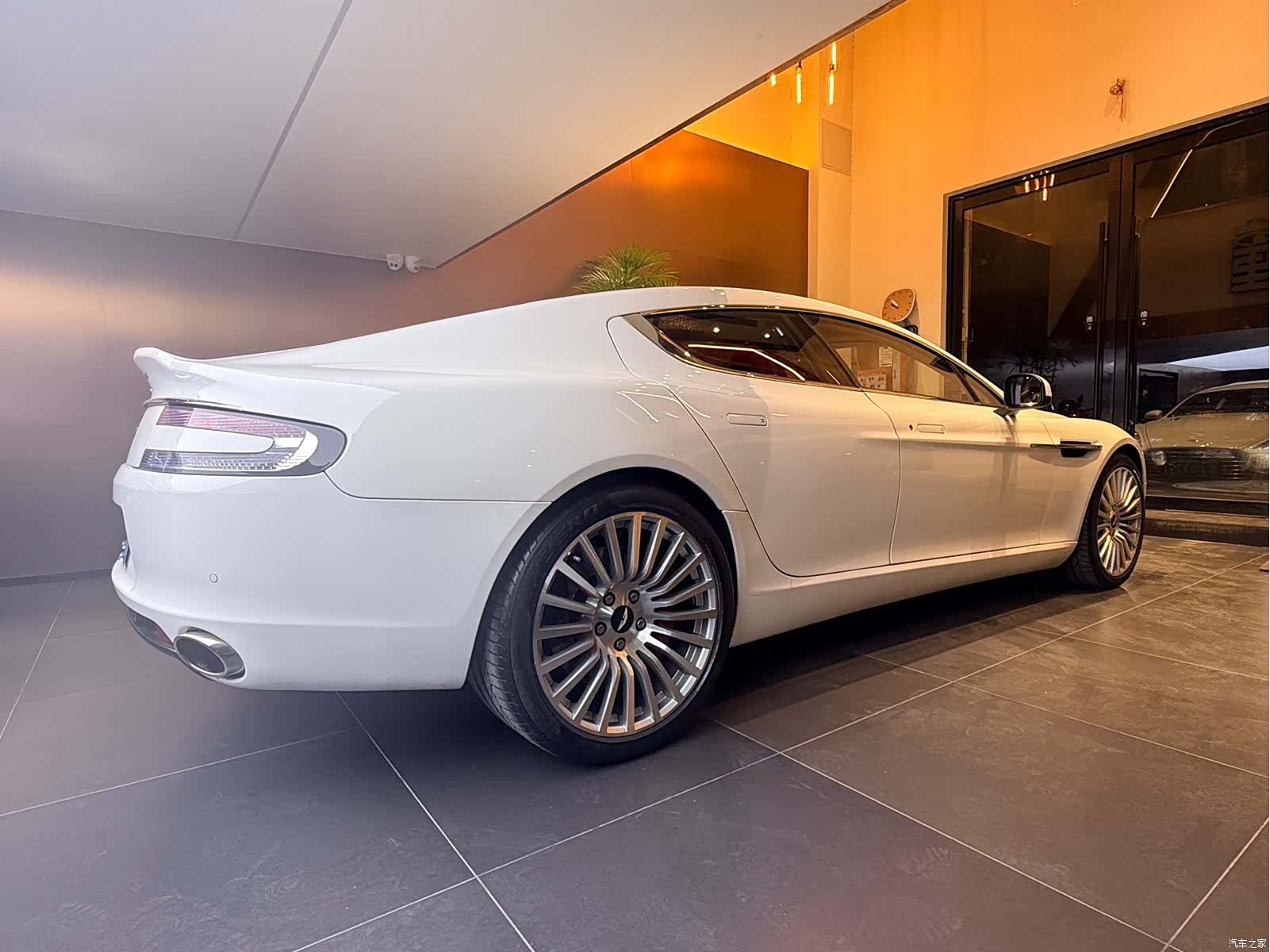 Aston Martin Rapide, 2017 3