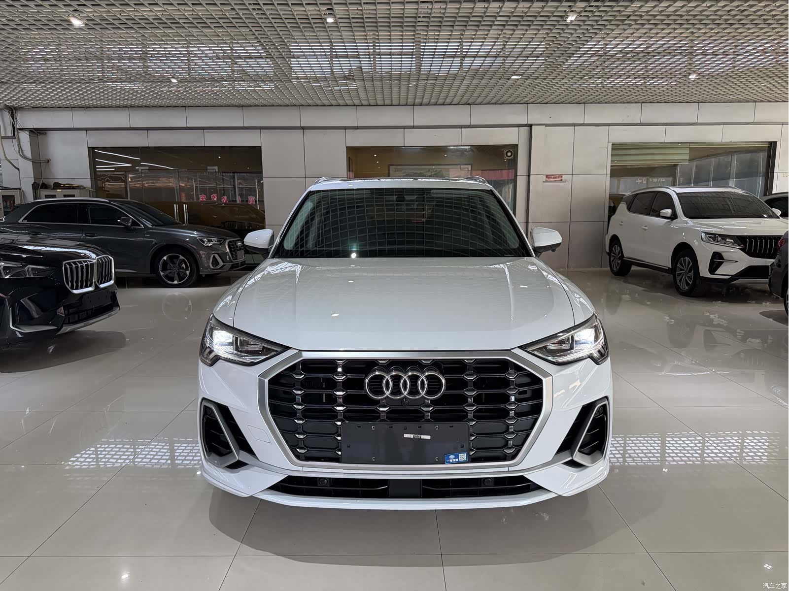Audi Q3, 2022 2