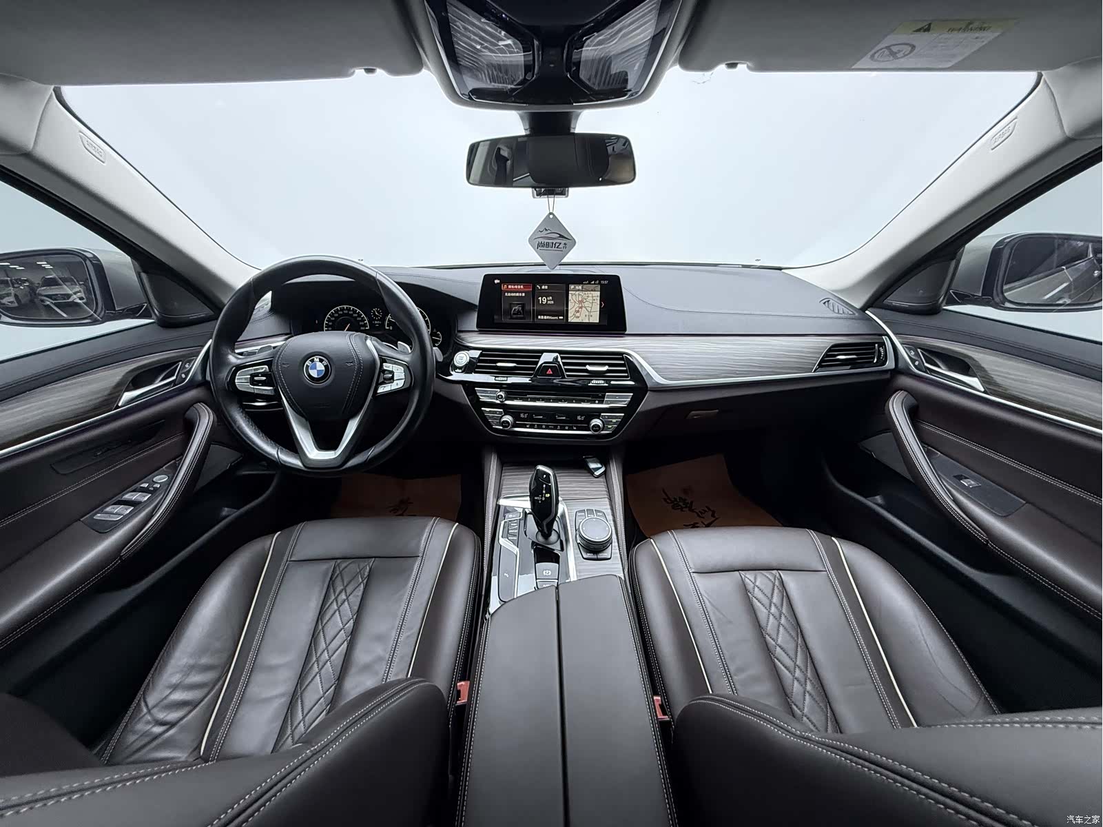 BMW 5 Series, 2019 23