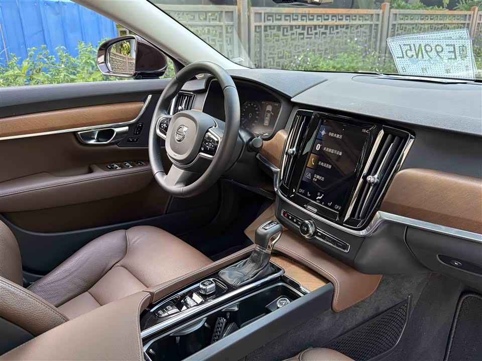 Volvo S90