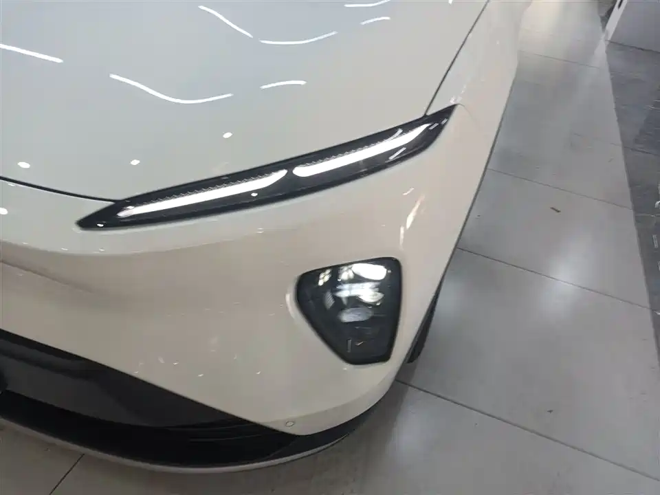 NIO ES8 NIO ES8