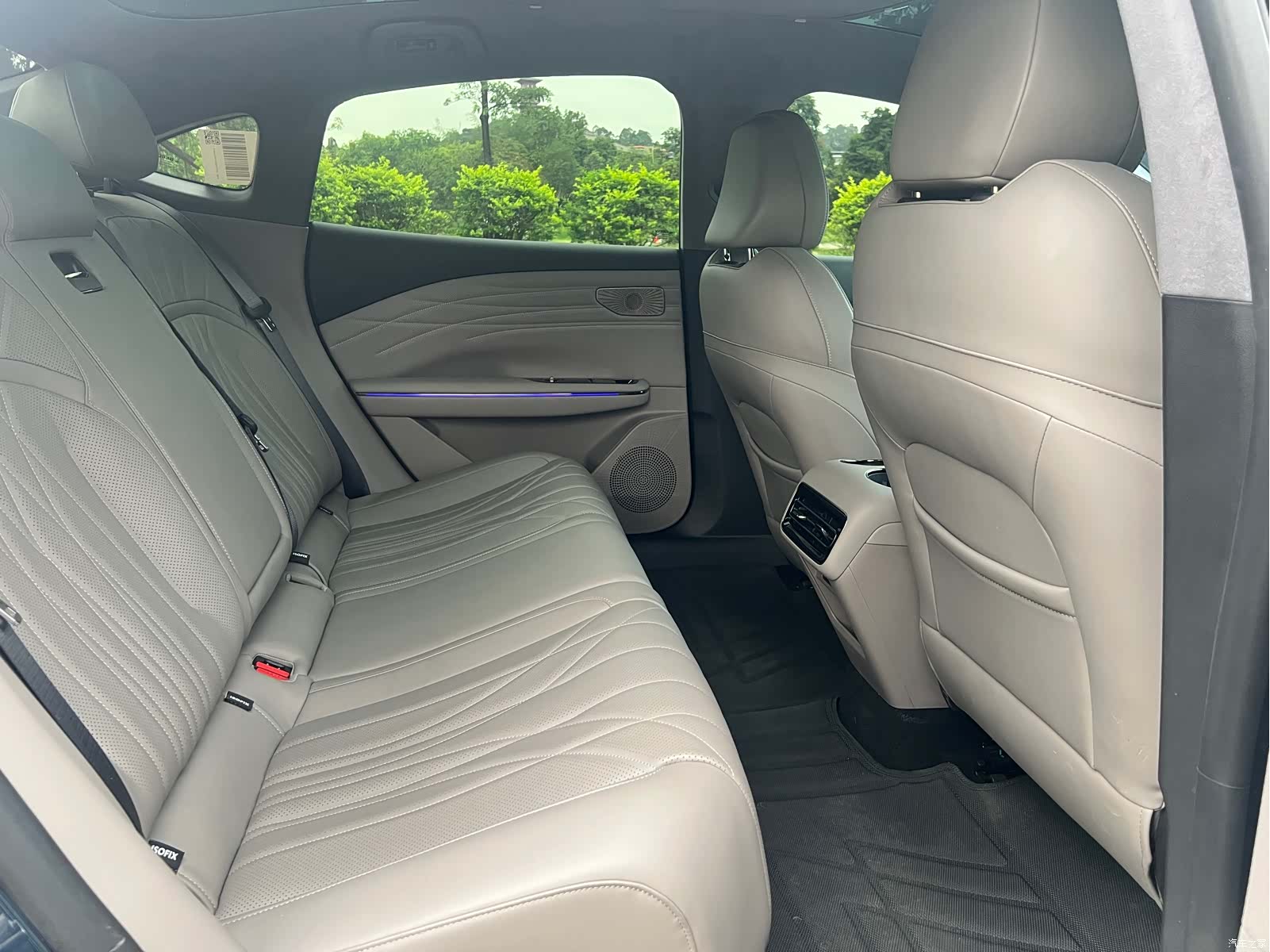 Geely 8, 2025 13