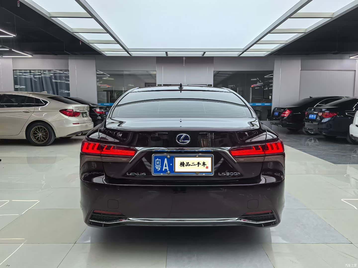 Lexus LS, 2023 4
