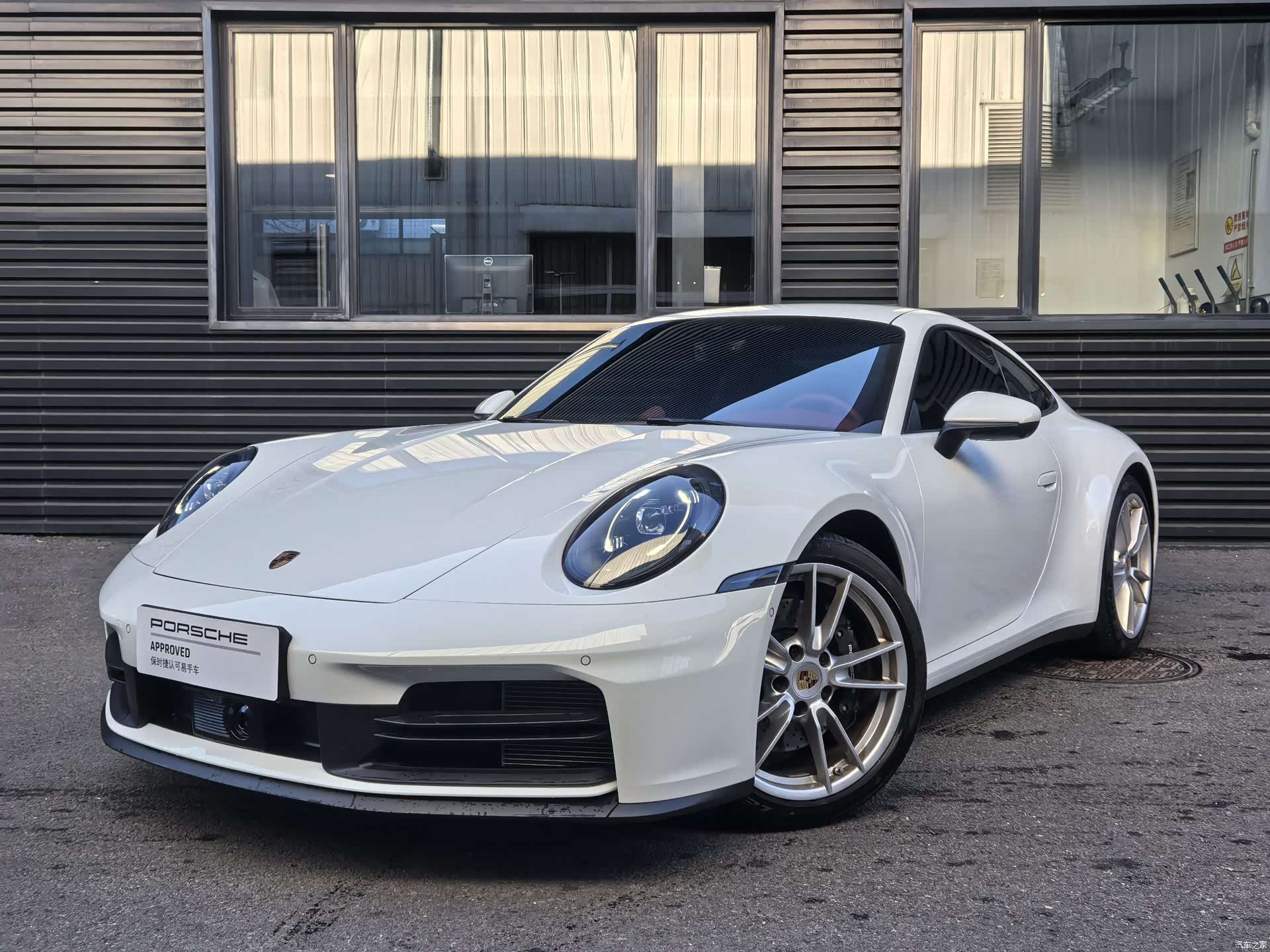 Porsche 911, 2025 1
