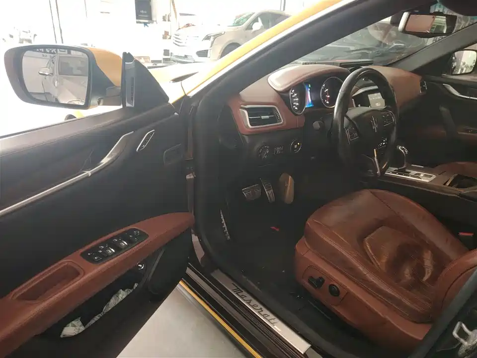 Maserati Ghibli Maserati Ghibli