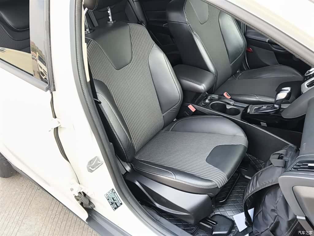 Ford Focus, 2014 25