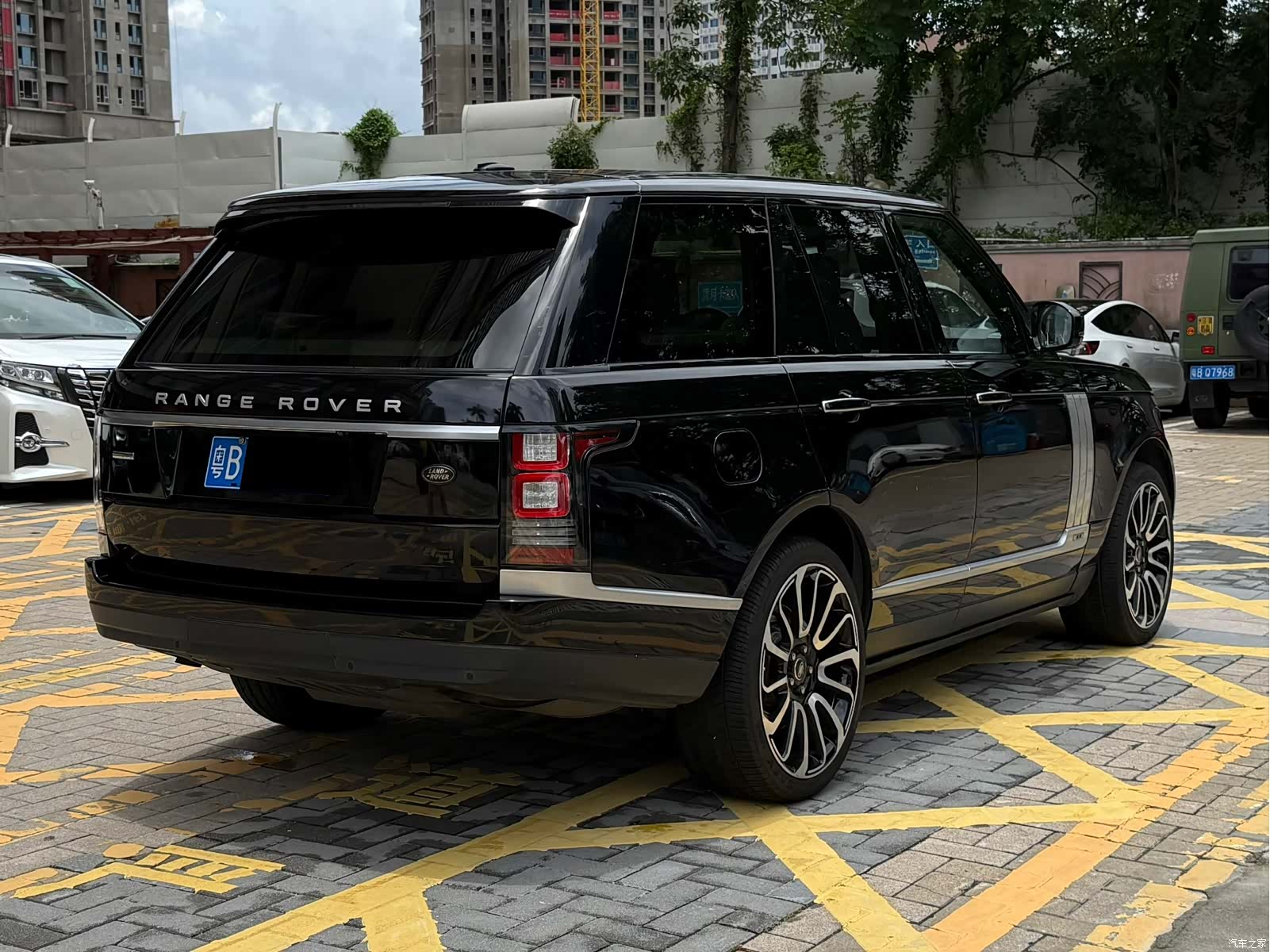 Land Rover Range Rover, 2013 11