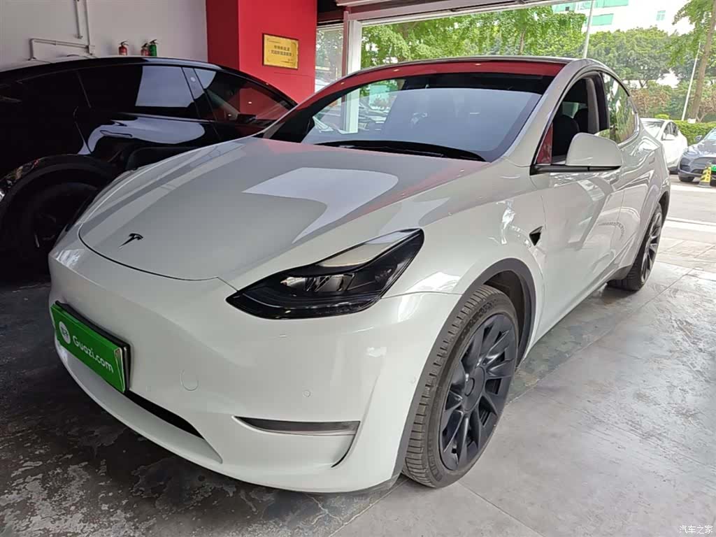 Tesla Model Y, 2023 1