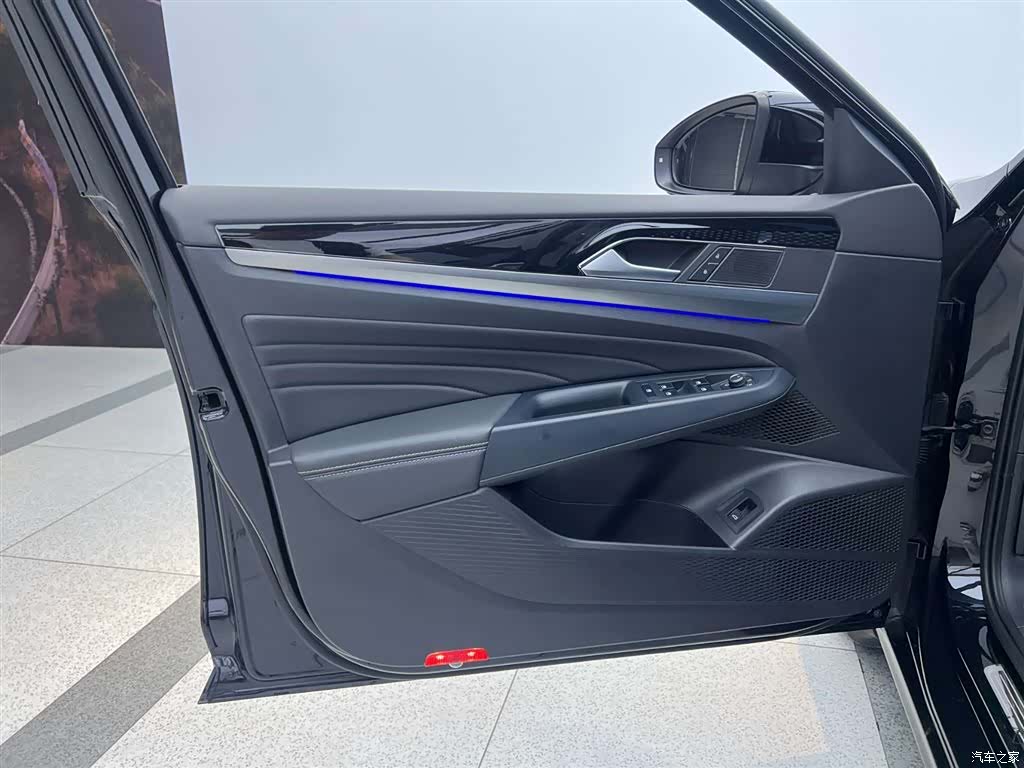 Volkswagen Passat, 2023 16
