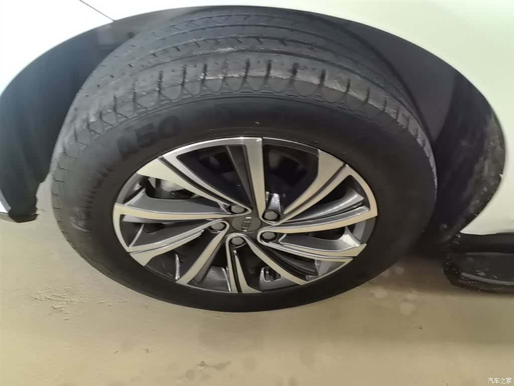 Geely X6, 2020 23