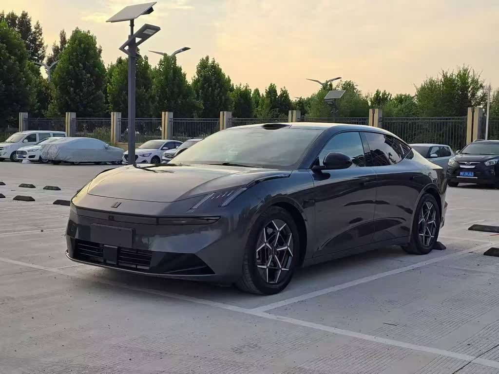 Lynk & Co 10