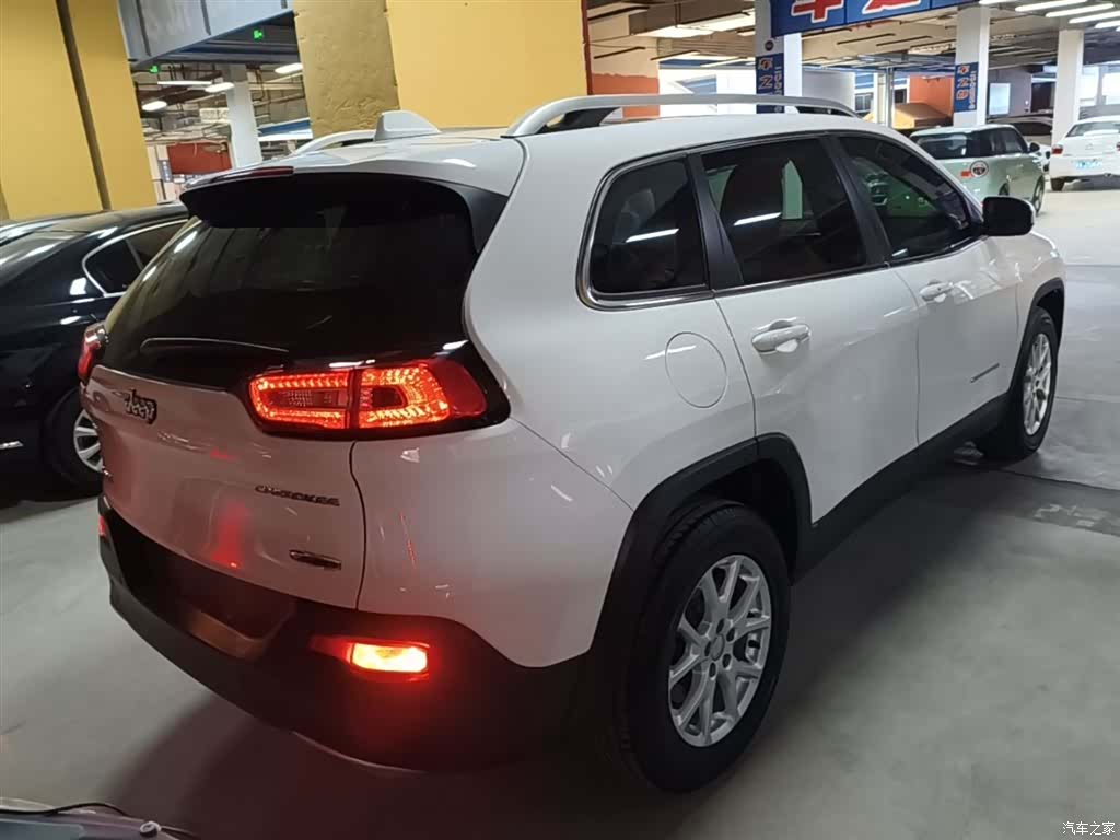 Jeep Cherokee, 2016 7