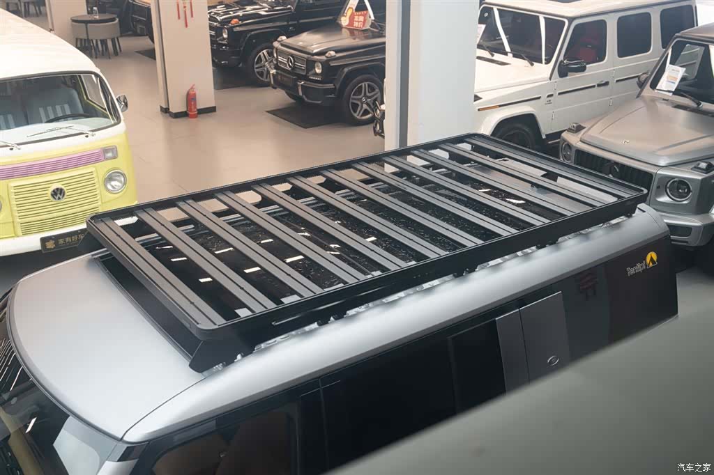Land Rover Defender, 2023 6