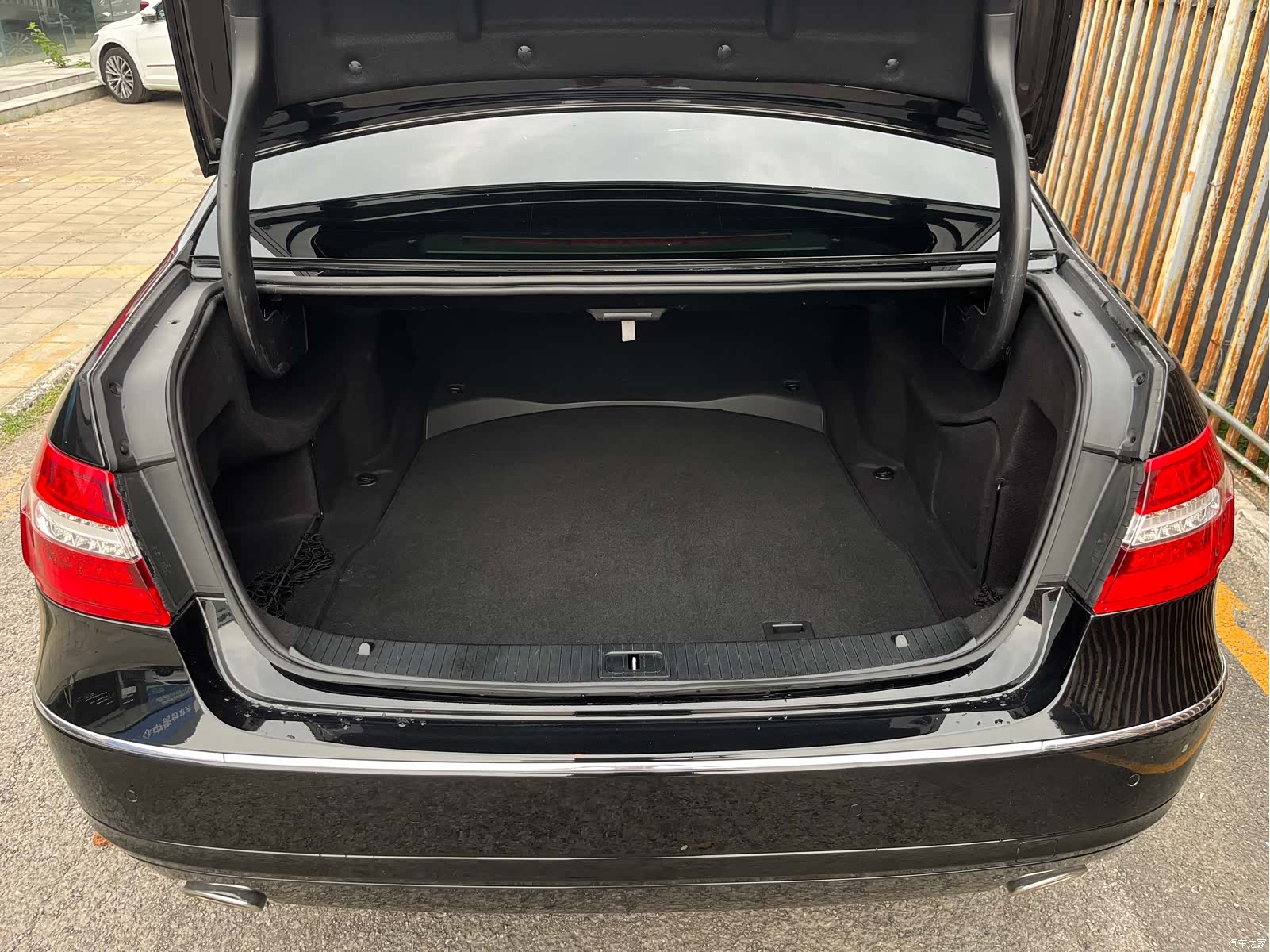 Mercedes-Benz E-Class, 2012 23