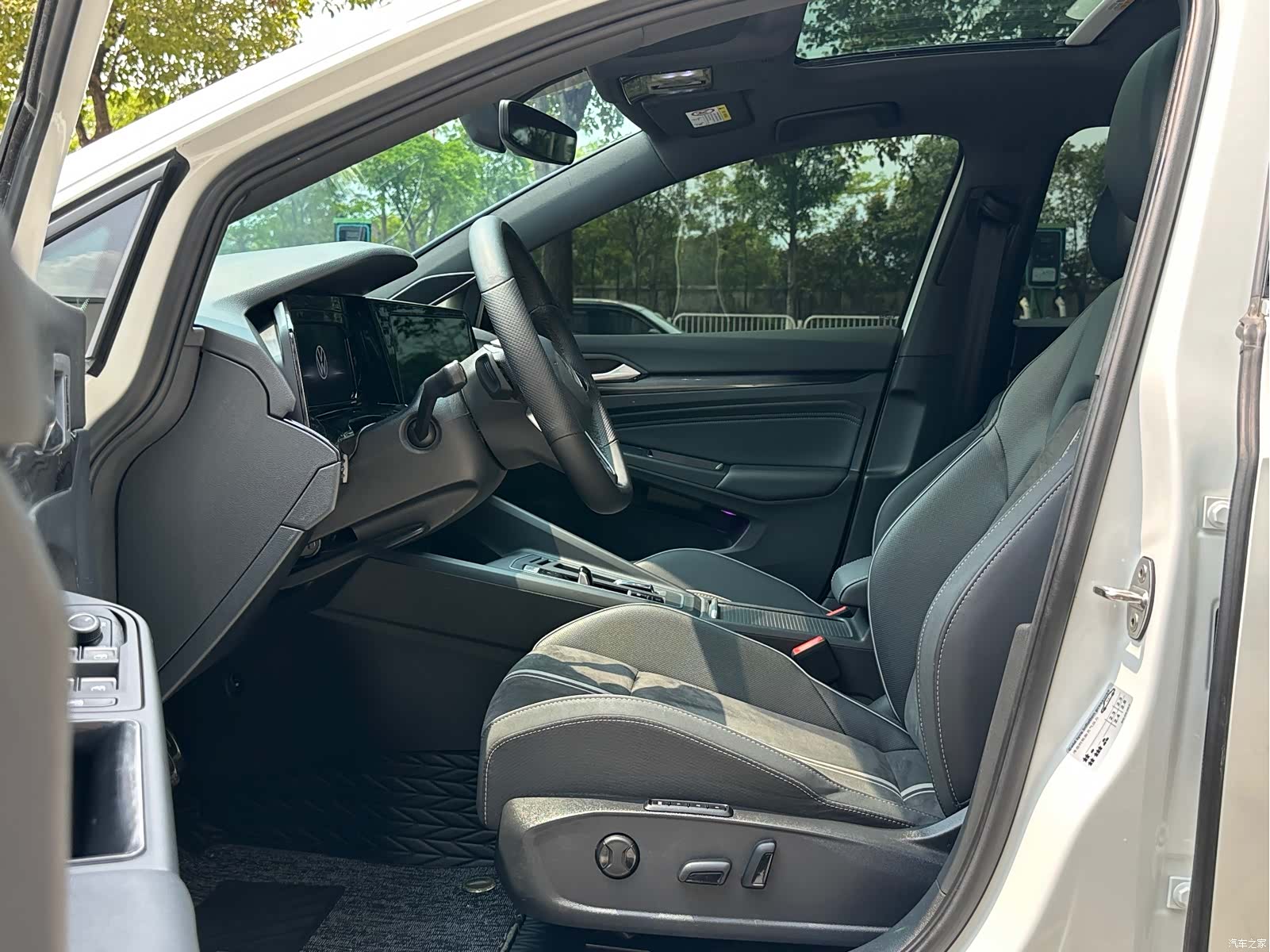 Volkswagen Golf, 2023 11