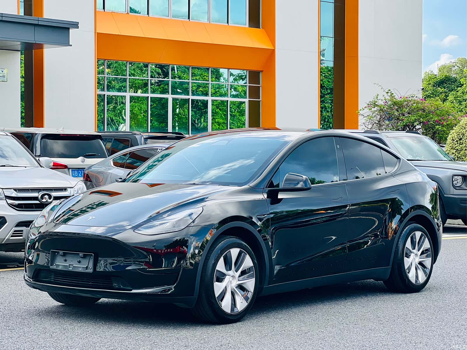 Tesla Model Y, 2023 1