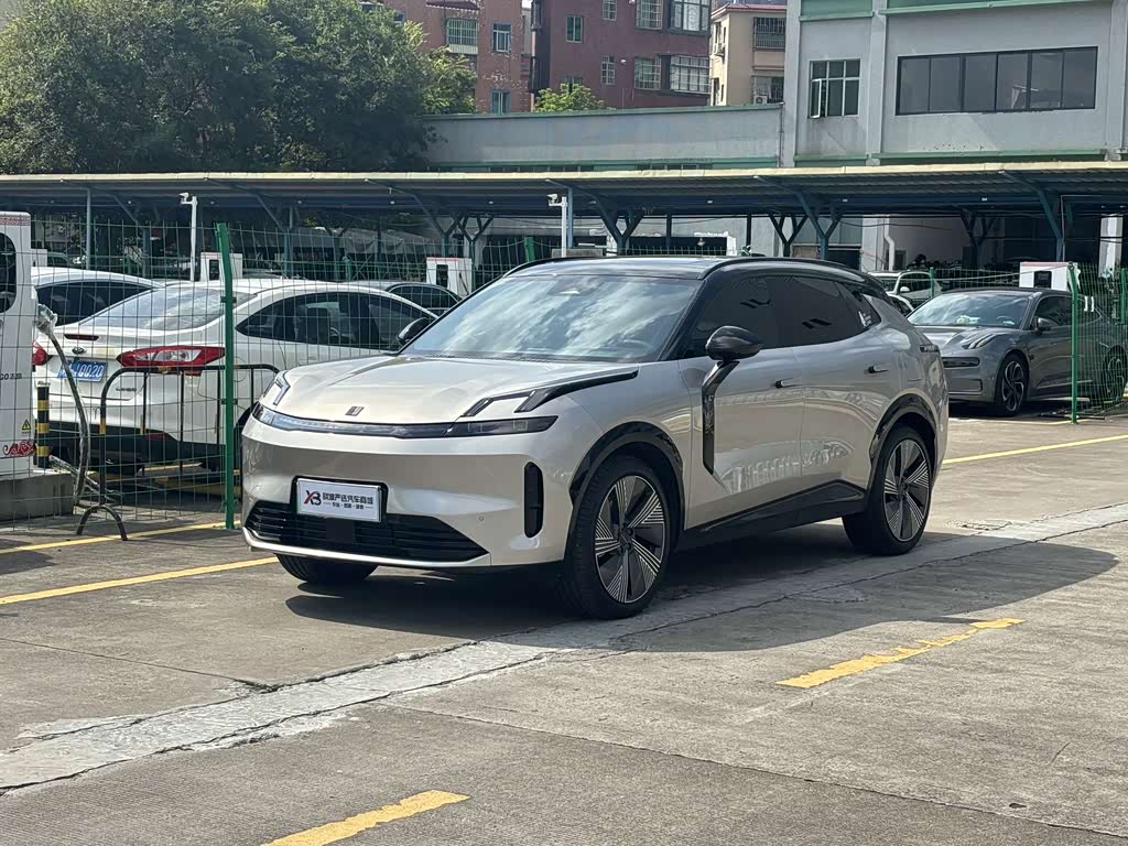 Lynk & Co 08 EM-P