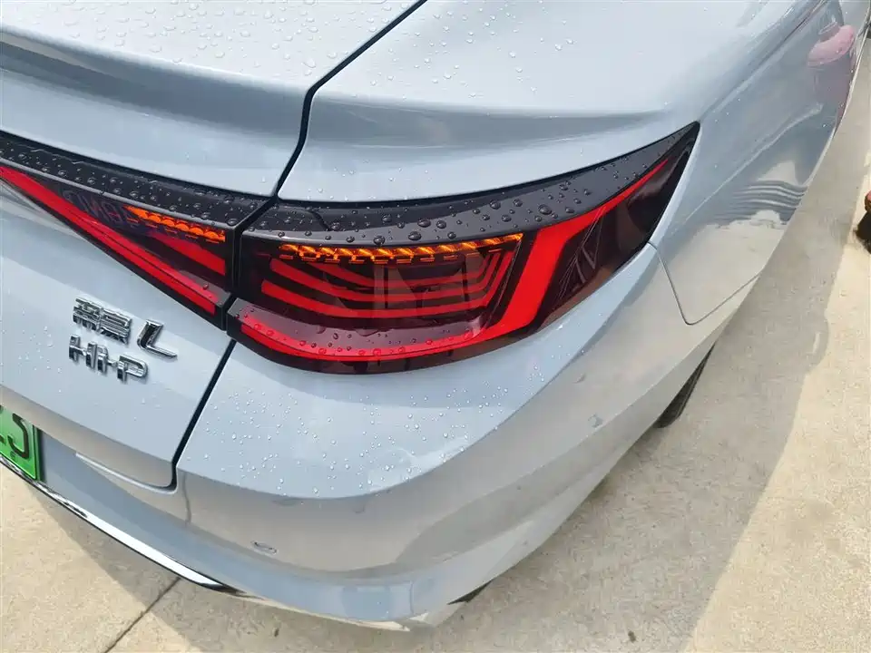 Geely Emgrand L HiP Geely Emgrand L HiP