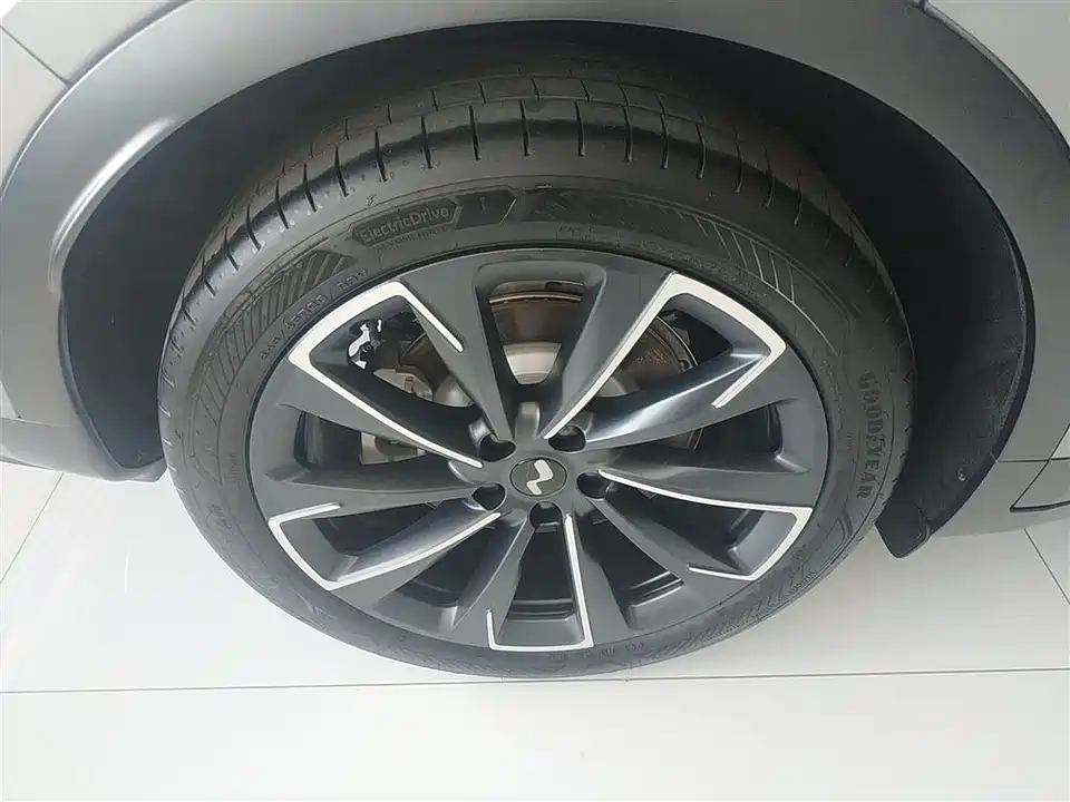 NIO L60 NIO L60
