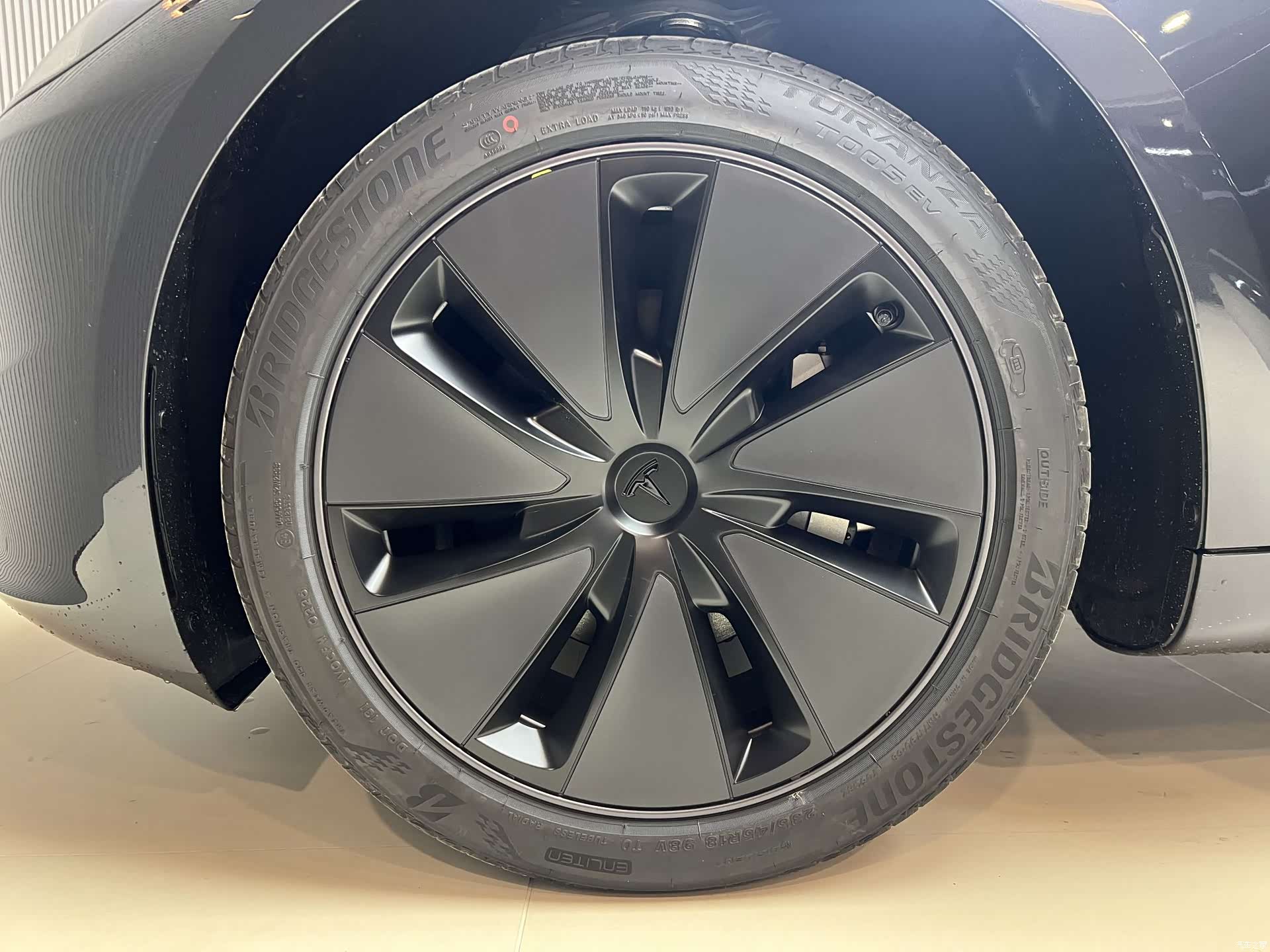 Tesla Model 3, 2026 16