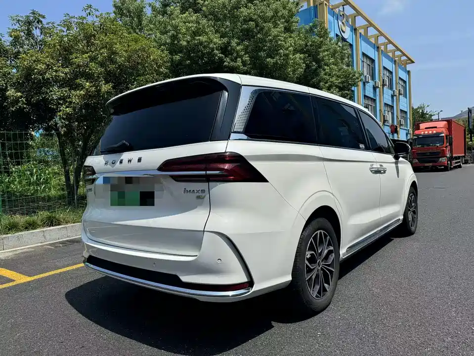 Roewe iMAX8