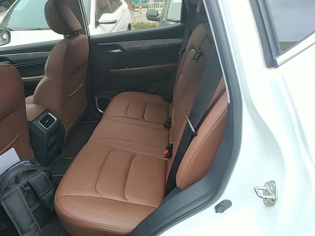 Geely X6, 2022 17