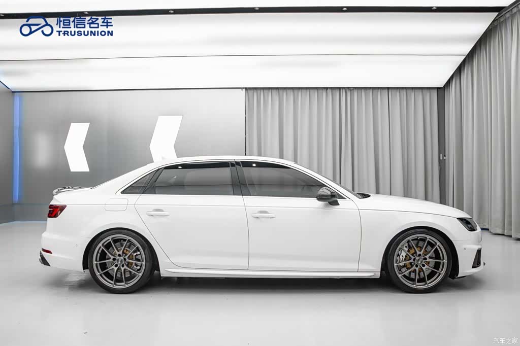 Audi A4L, 2020 4