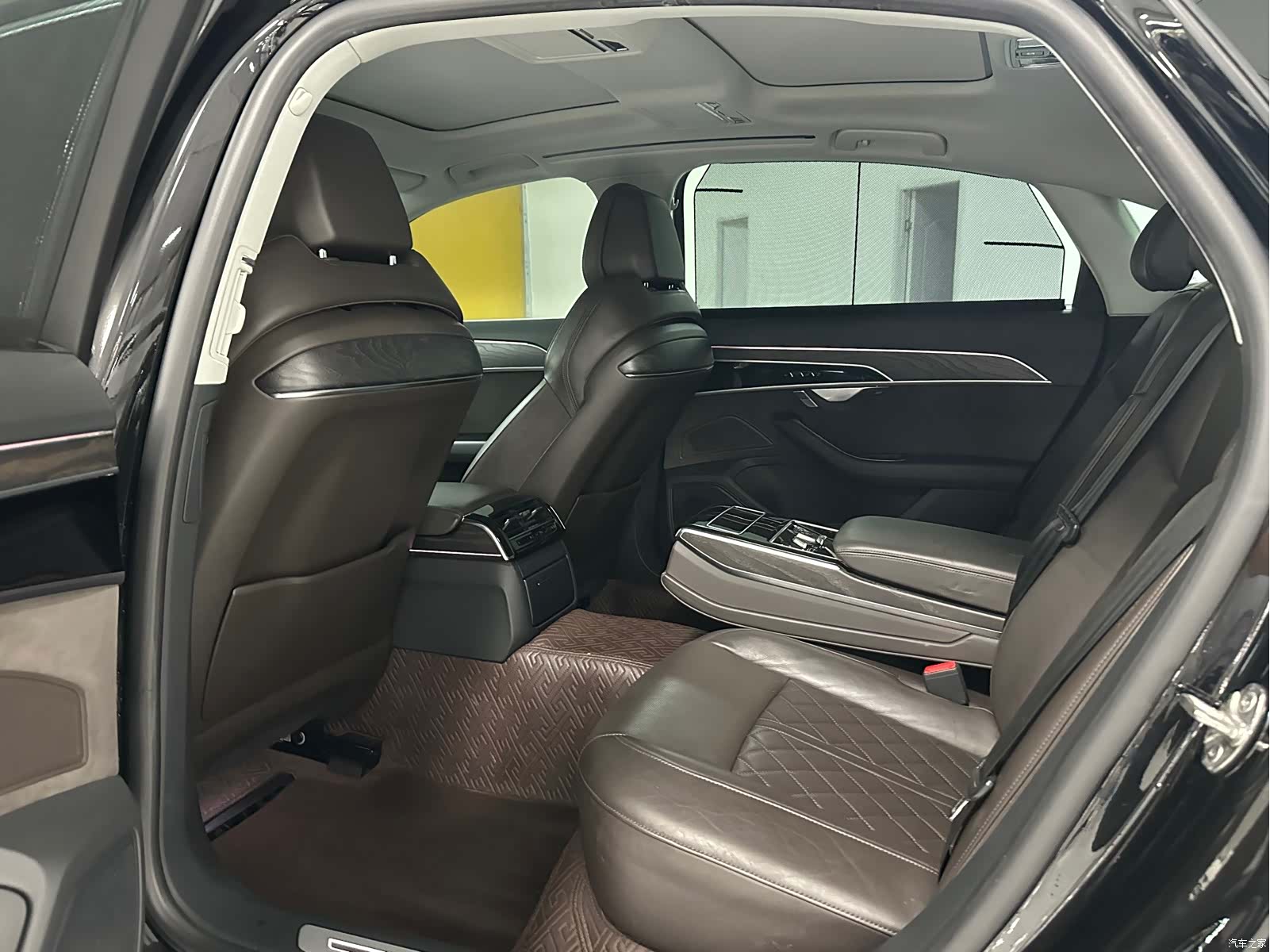 Audi A8L, 2021 все фото