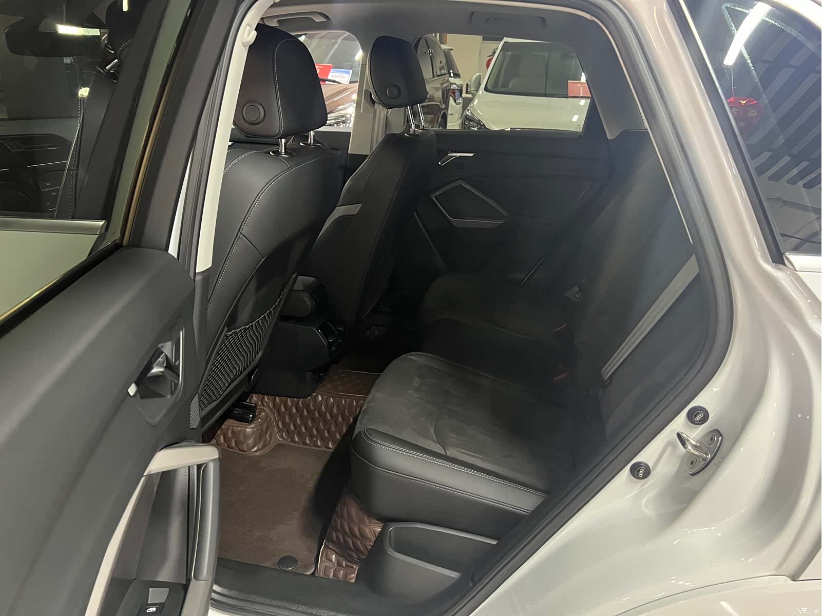 Audi Q3, 2022 все фото