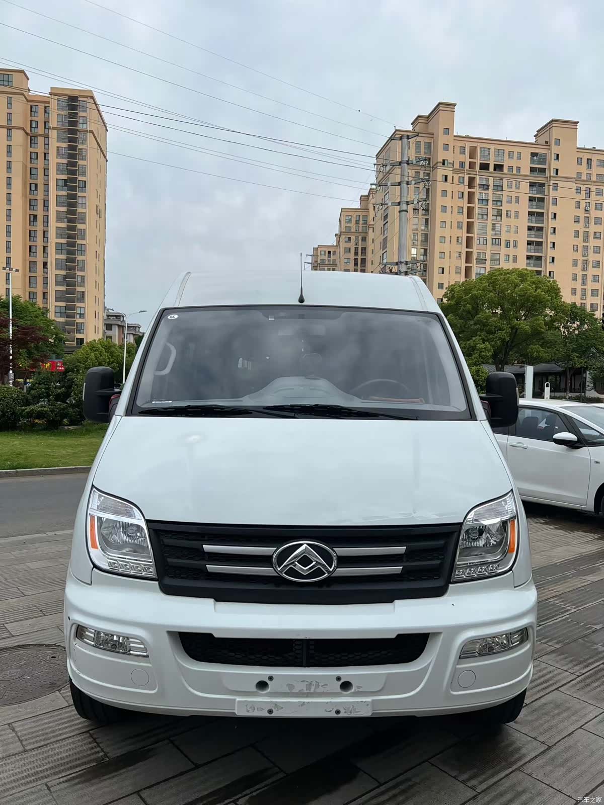 Maxus V80, 2023 2