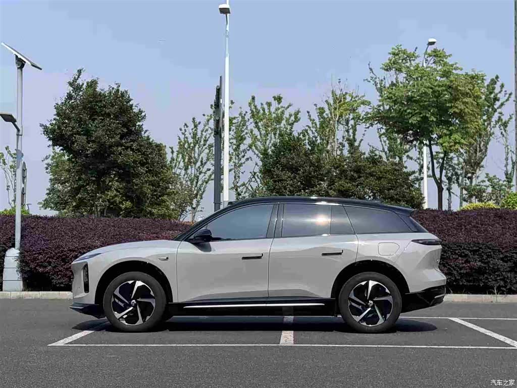NIO ES6, 2025 8