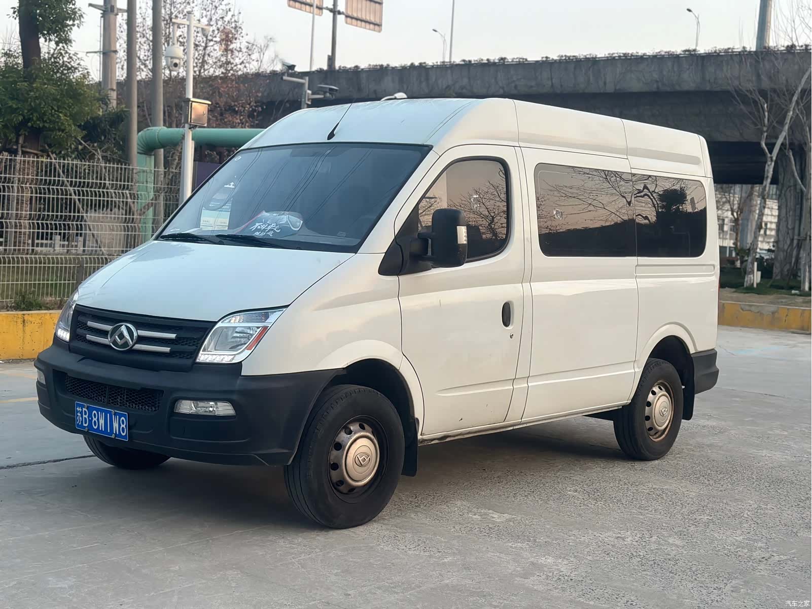 Maxus V80