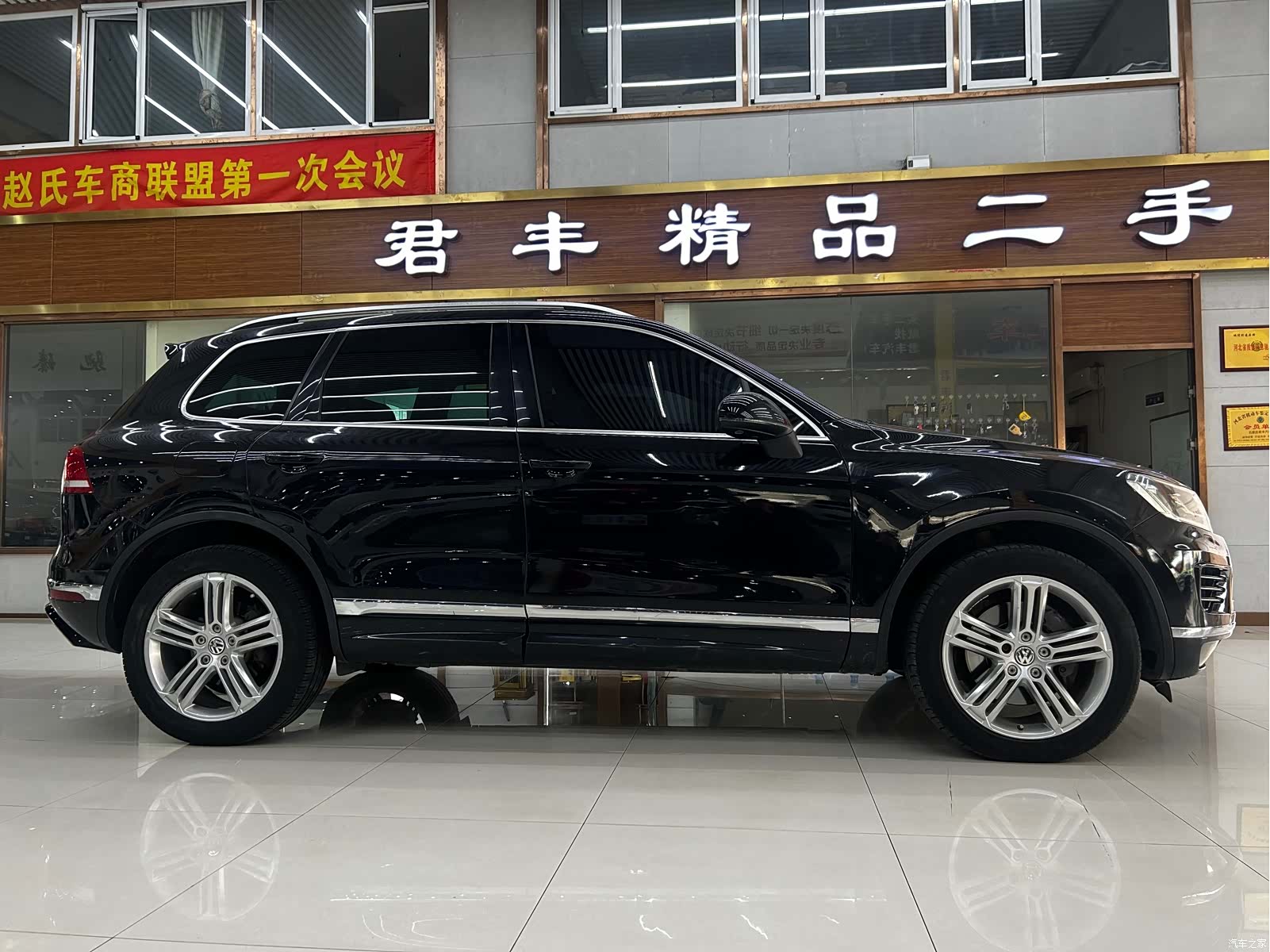 Volkswagen Touareg, 2016 все фото