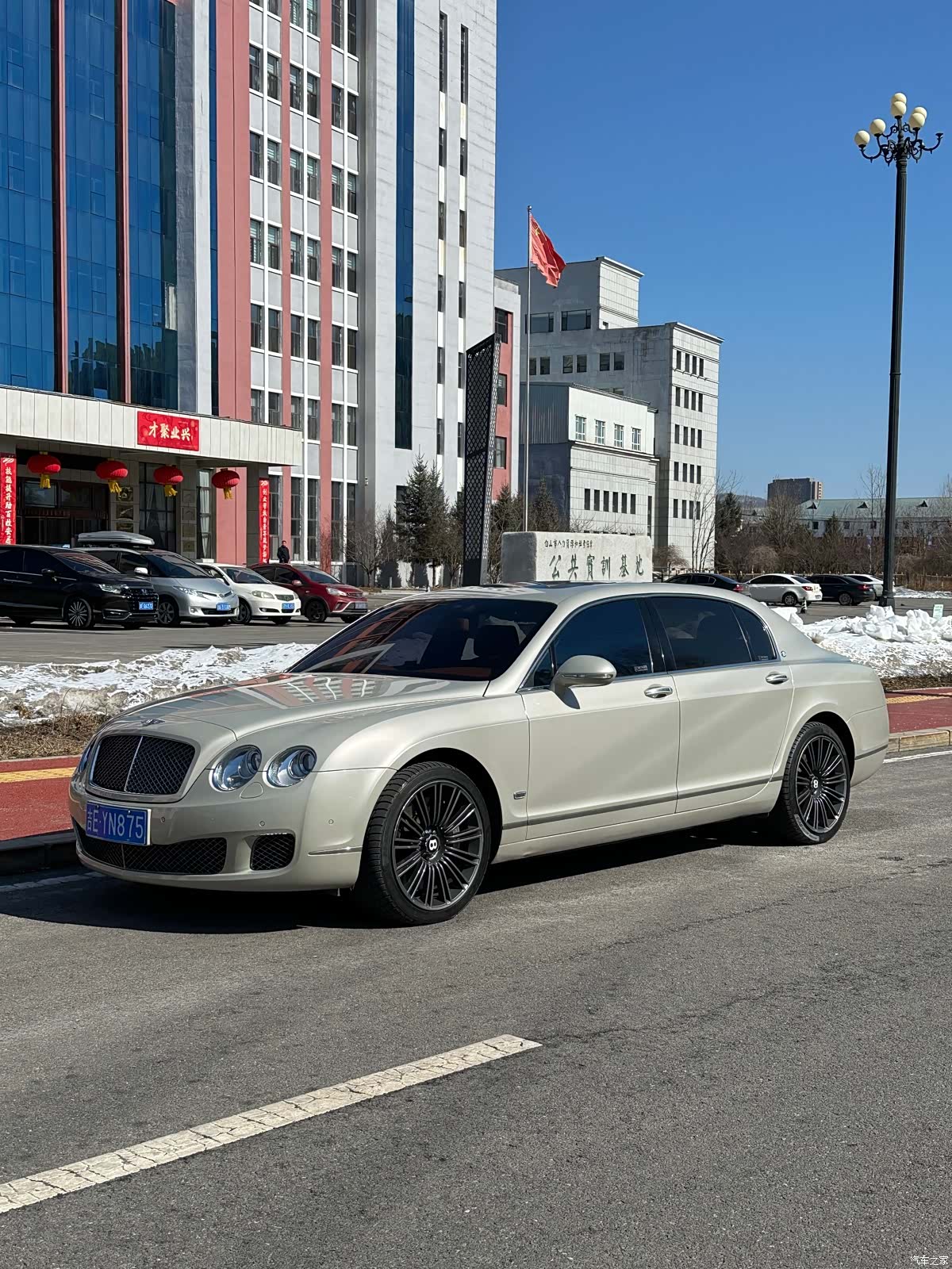 Bentley Flying Spur, 2011 8