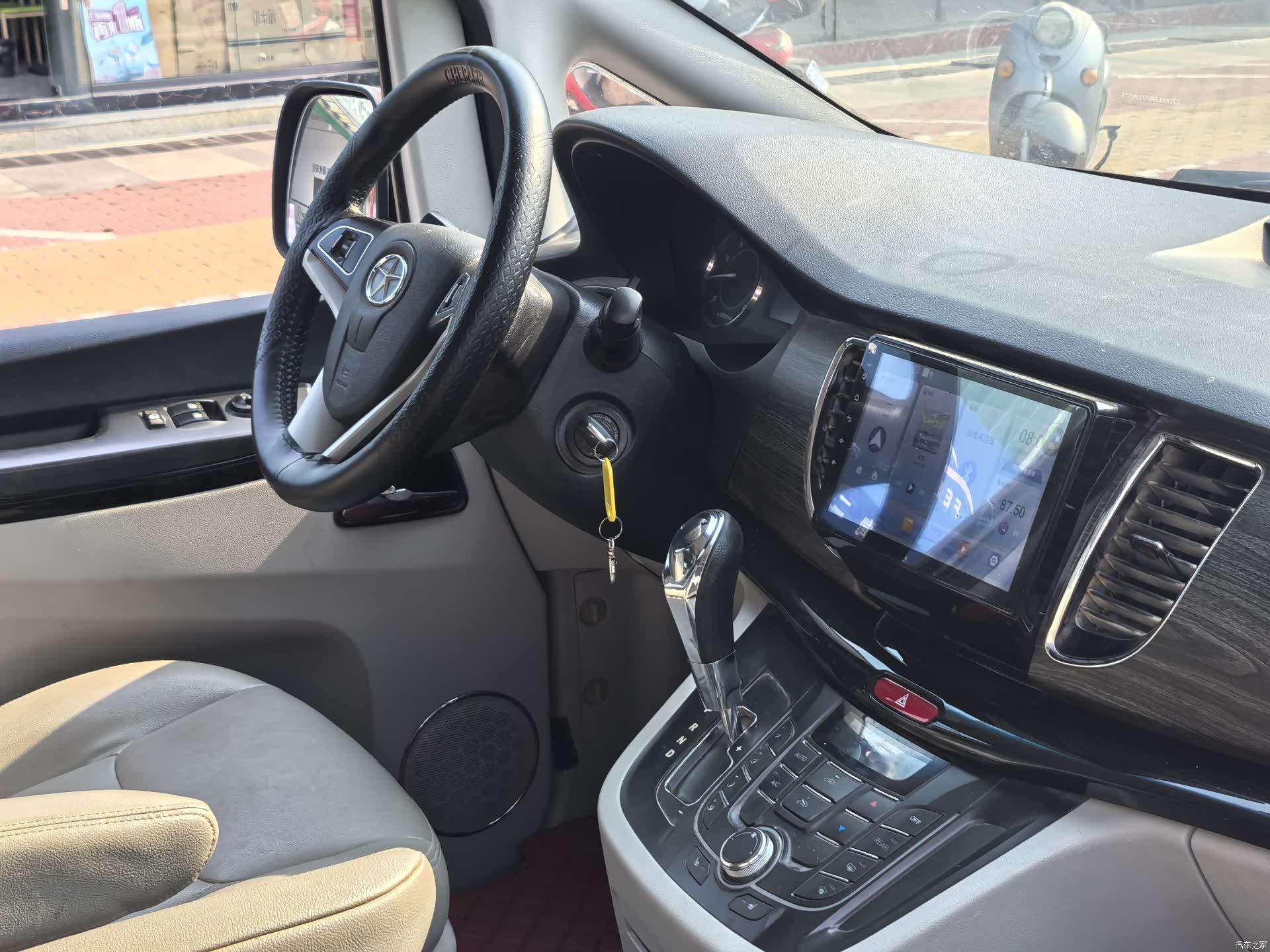 JAC M5, 2016 4