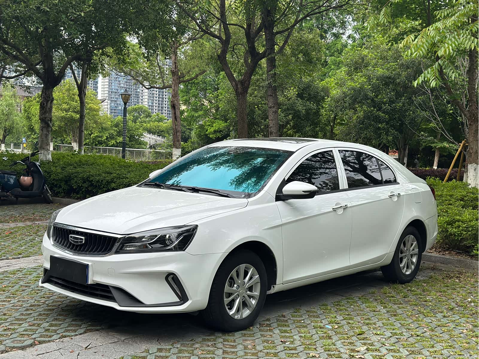 Geely Emgrand, 2022 1